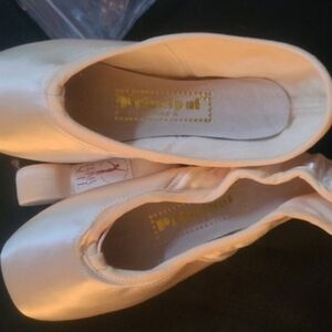 Pricipal Pointe Shoes Peach / Pink Size 36.5 XX J